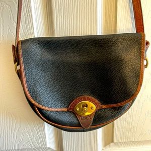 Vintage Dooney & Bourke crossbody bag